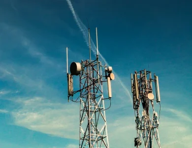 O2 بریتانیا آسیب‌پذیری افشای موقعیت مکانی کاربران از طریق فراداده تماس را برطرف کرد.